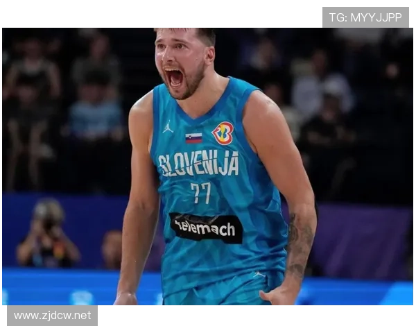 东契奇又晒豪宅，浴室比我家客厅还大！