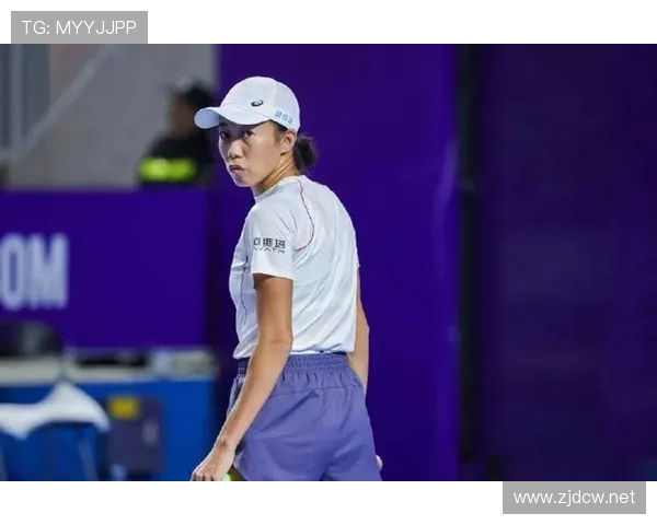 张帅球场像战士，下了场就剁手买包，普通人看了有点扎心