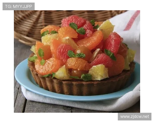 张玉宁刚晒早餐：海景、香槟、三层甜点塔——我这月工资去哪了