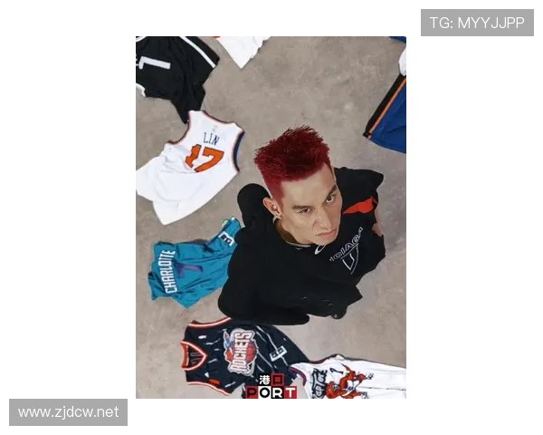 林书豪球场上像战士，回家像生活美学博主——我只想知道他的钱包里到底装了啥